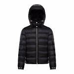 モンクレールのメンズ新作、バッファローチェックのダウン＆カレッジ調ボンバージャケット｜写真3