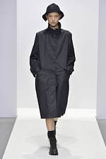 マーガレット・ハウエル 2020年秋冬ウィメンズコレクション - 伝統をモダンに昇華｜写真17