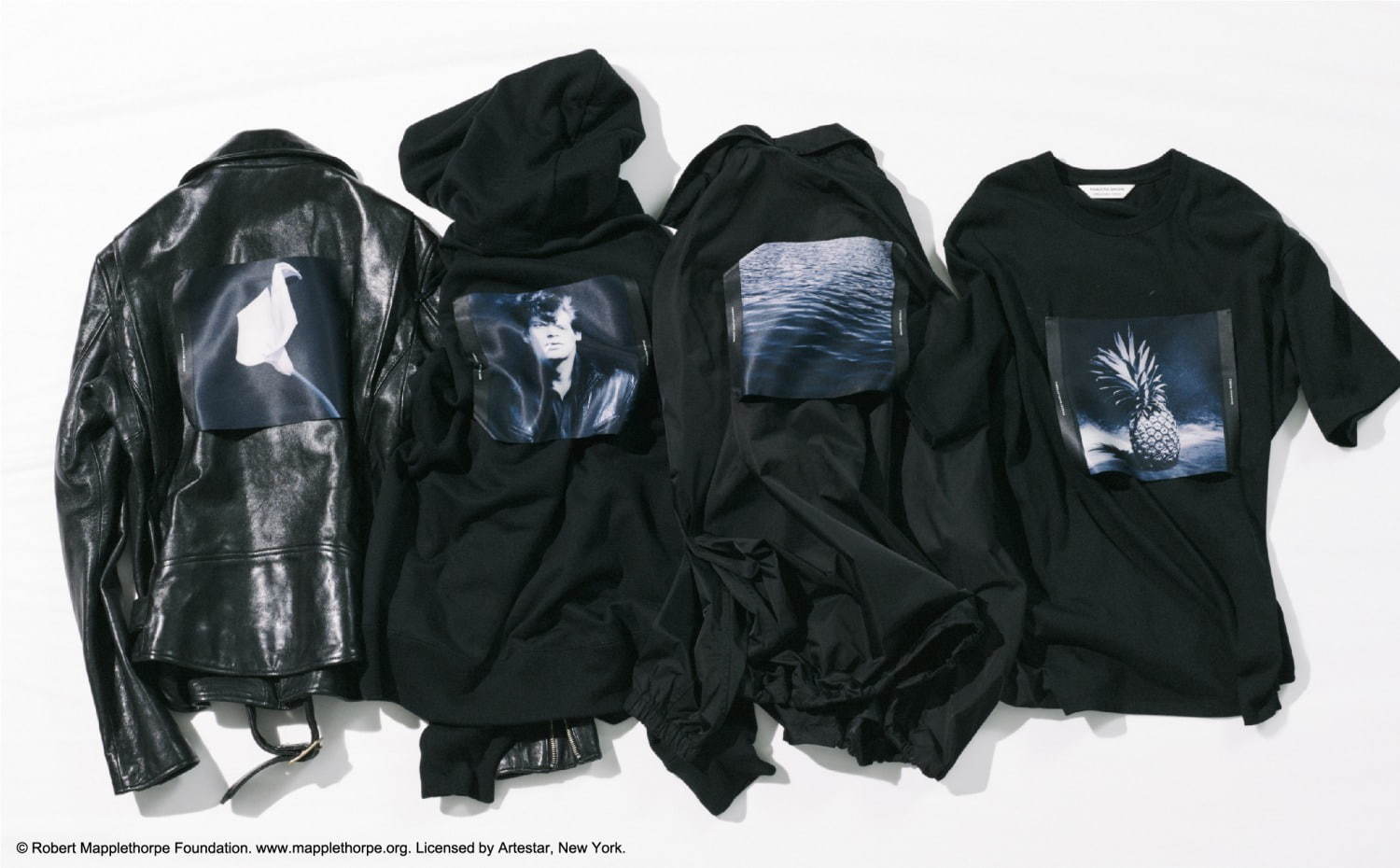 ビューティフルピープル、ロバート・メイプルソープの写真を配したオールブラックのTシャツやパーカー｜写真13