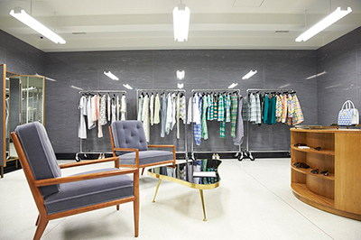 トム ブラウン ニューヨークが南青山に旗艦店オープン - 記念の限定シャツは完売間近