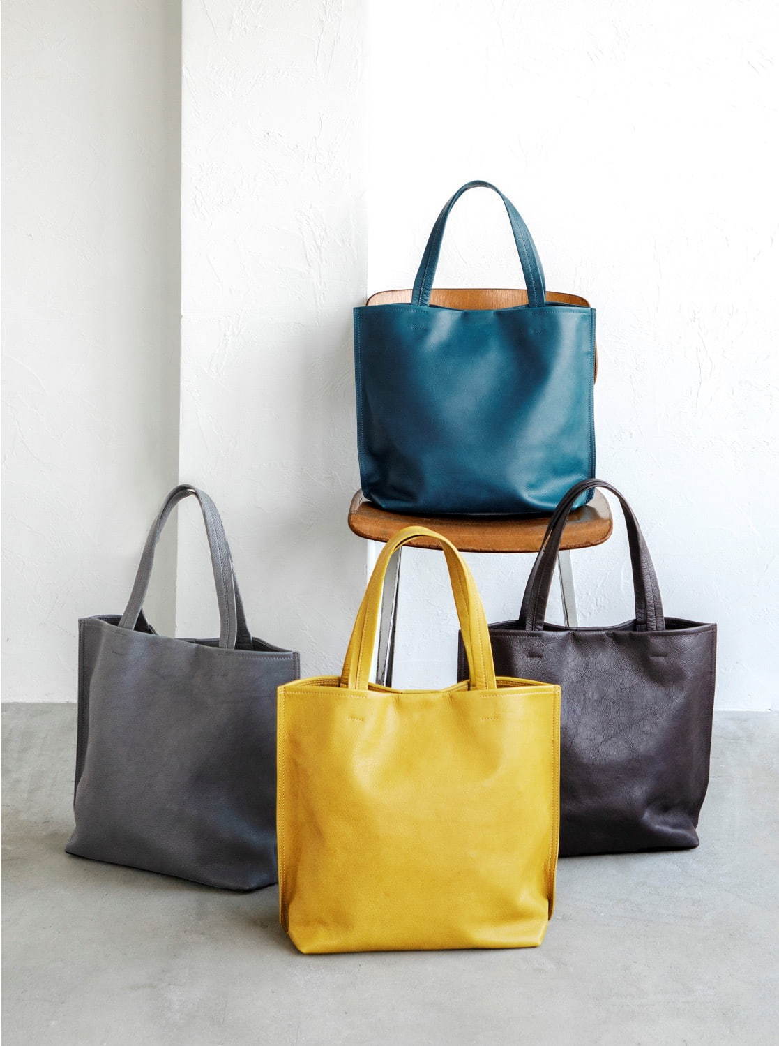 土屋鞄製造所“夕暮れの海”カラーのレザートートバッグ「カラー