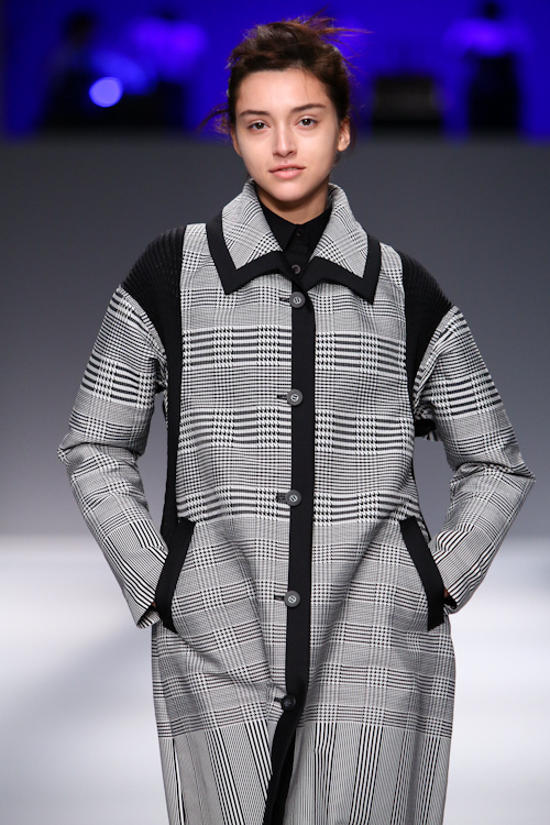 イッセイ ミヤケ(ISSEY MIYAKE) 2013-14年秋冬ウィメンズコレクション  - 写真3