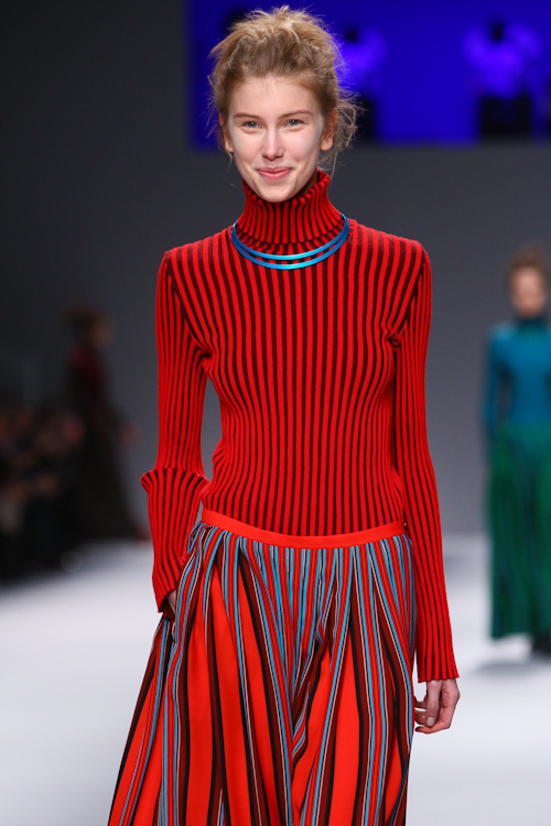 イッセイ ミヤケ(ISSEY MIYAKE) 2013-14年秋冬ウィメンズコレクション  - 写真72