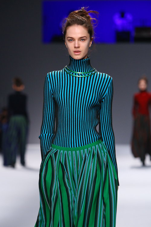 イッセイ ミヤケ(ISSEY MIYAKE) 2013-14年秋冬ウィメンズコレクション  - 写真74