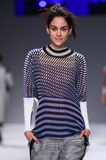 イッセイ ミヤケ 2013-14年秋冬コレクション - 人と服が織りなす彩り豊かな情景｜写真7