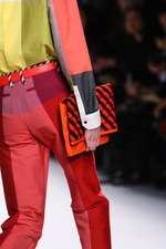 イッセイ ミヤケ 2013-14年秋冬コレクション - 人と服が織りなす彩り豊かな情景｜写真18