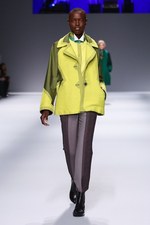 イッセイ ミヤケ 2013-14年秋冬コレクション - 人と服が織りなす彩り豊かな情景｜写真19