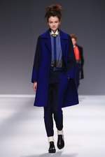 イッセイ ミヤケ 2013-14年秋冬コレクション - 人と服が織りなす彩り豊かな情景｜写真22