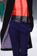 イッセイ ミヤケ 2013-14年秋冬コレクション - 人と服が織りなす彩り豊かな情景｜写真25