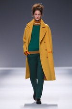 イッセイ ミヤケ 2013-14年秋冬コレクション - 人と服が織りなす彩り豊かな情景｜写真31