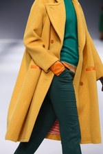 イッセイ ミヤケ 2013-14年秋冬コレクション - 人と服が織りなす彩り豊かな情景｜写真32