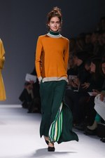 イッセイ ミヤケ 2013-14年秋冬コレクション - 人と服が織りなす彩り豊かな情景｜写真33