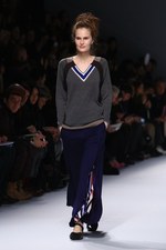 イッセイ ミヤケ 2013-14年秋冬コレクション - 人と服が織りなす彩り豊かな情景｜写真35