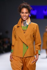 イッセイ ミヤケ 2013-14年秋冬コレクション - 人と服が織りなす彩り豊かな情景｜写真38