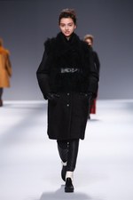 イッセイ ミヤケ 2013-14年秋冬コレクション - 人と服が織りなす彩り豊かな情景｜写真61