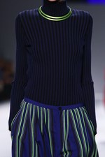 イッセイ ミヤケ 2013-14年秋冬コレクション - 人と服が織りなす彩り豊かな情景｜写真70