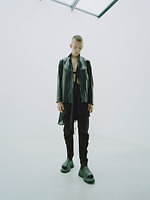 ユリウス×滝沢広のアートプリント限定バッグ、ワークジャケットやTシャツなど20年プレフォール新作も｜写真27