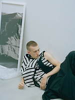 ユリウス×滝沢広のアートプリント限定バッグ、ワークジャケットやTシャツなど20年プレフォール新作も｜写真10