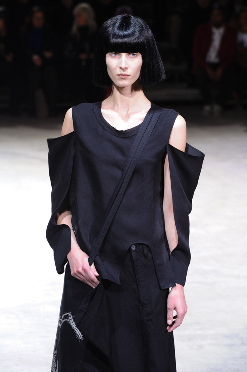 ヨウジヤマモト(Yohji Yamamoto) 2013-14年秋冬ウィメンズコレクション  - 写真4