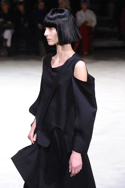 ヨウジヤマモト(Yohji Yamamoto) 2013-14年秋冬ウィメンズコレクション  - 写真5