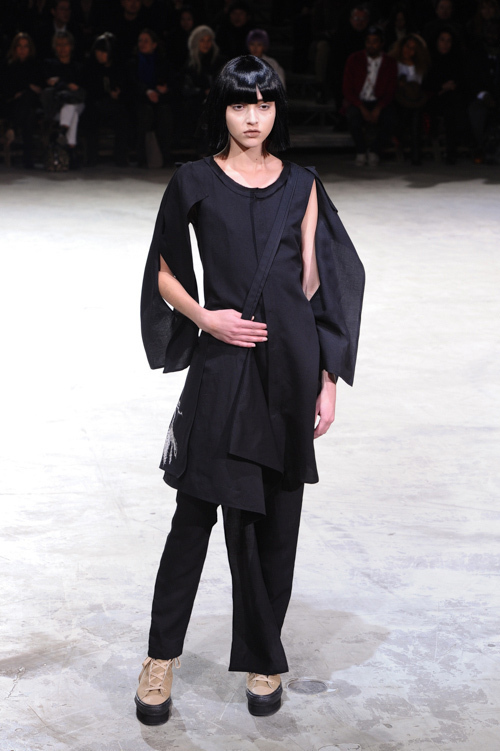 ヨウジヤマモト(Yohji Yamamoto) 2013-14年秋冬ウィメンズコレクション  - 写真7