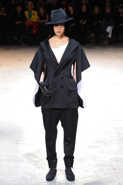 ヨウジヤマモト(Yohji Yamamoto) 2013-14年秋冬ウィメンズコレクション  - 写真13