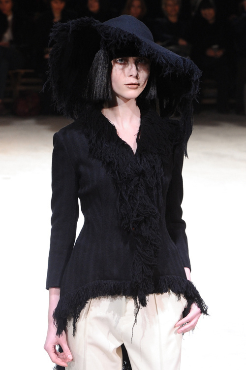 ヨウジヤマモト(Yohji Yamamoto) 2013-14年秋冬ウィメンズコレクション  - 写真24