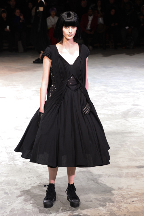 ヨウジヤマモト(Yohji Yamamoto) 2013-14年秋冬ウィメンズコレクション  - 写真29