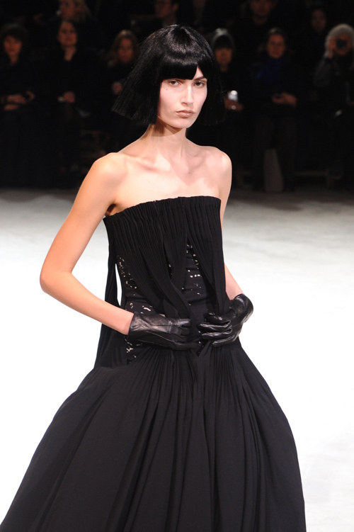 ヨウジヤマモト(Yohji Yamamoto) 2013-14年秋冬ウィメンズコレクション  - 写真33