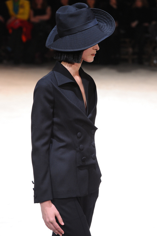 ヨウジヤマモト(Yohji Yamamoto) 2013-14年秋冬ウィメンズコレクション  - 写真37