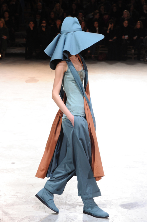 ヨウジヤマモト(Yohji Yamamoto) 2013-14年秋冬ウィメンズコレクション  - 写真38