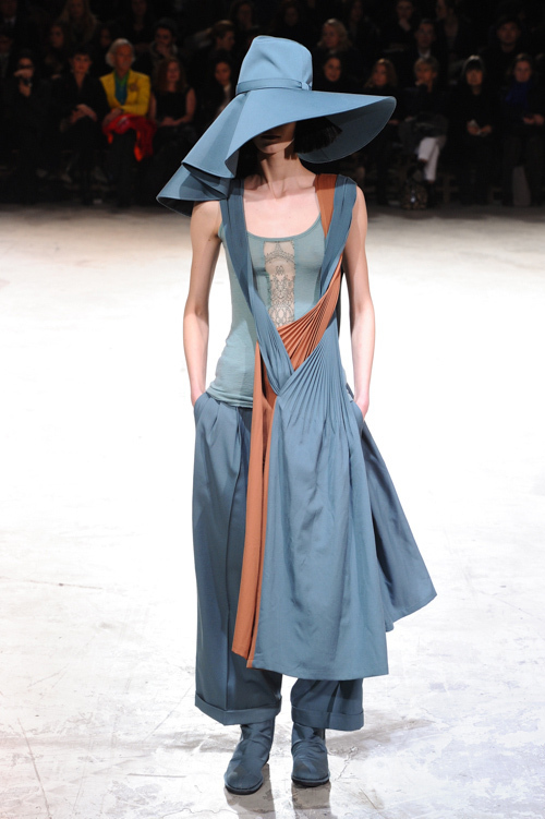 ヨウジヤマモト(Yohji Yamamoto) 2013-14年秋冬ウィメンズコレクション  - 写真39