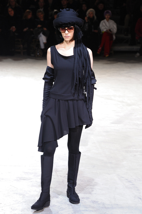 ヨウジヤマモト(Yohji Yamamoto) 2013-14年秋冬ウィメンズコレクション  - 写真45