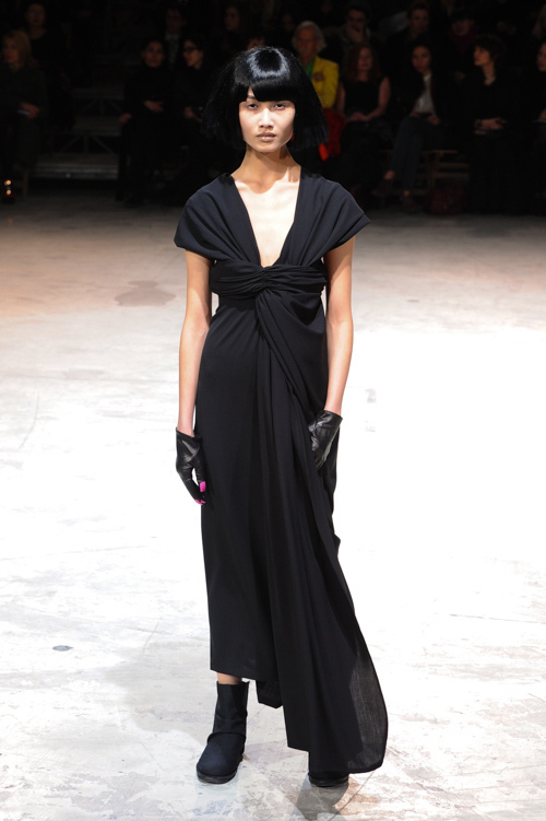 ヨウジヤマモト(Yohji Yamamoto) 2013-14年秋冬ウィメンズコレクション  - 写真47