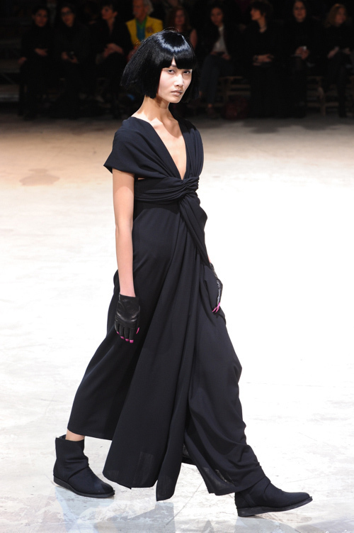 ヨウジヤマモト(Yohji Yamamoto) 2013-14年秋冬ウィメンズコレクション  - 写真48