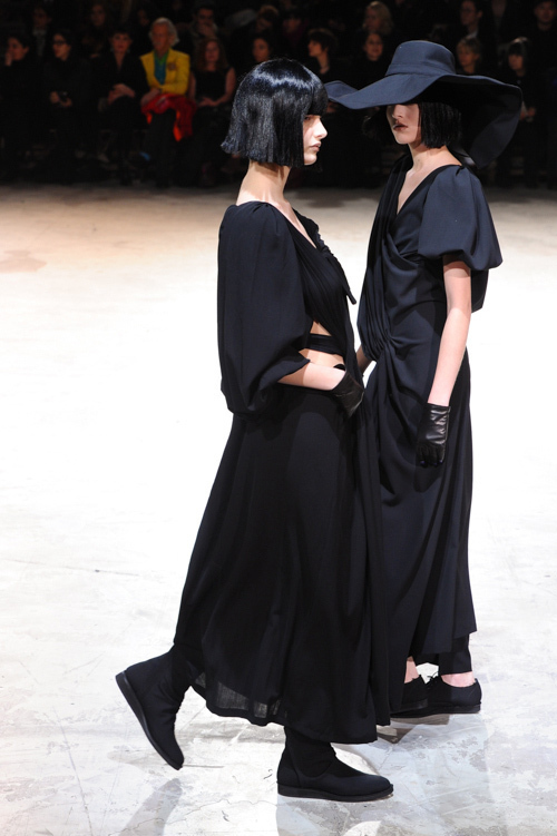 ヨウジヤマモト(Yohji Yamamoto) 2013-14年秋冬ウィメンズコレクション  - 写真51