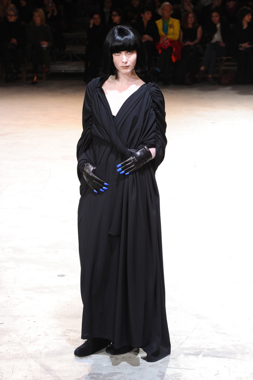 ヨウジヤマモト(Yohji Yamamoto) 2013-14年秋冬ウィメンズコレクション  - 写真52