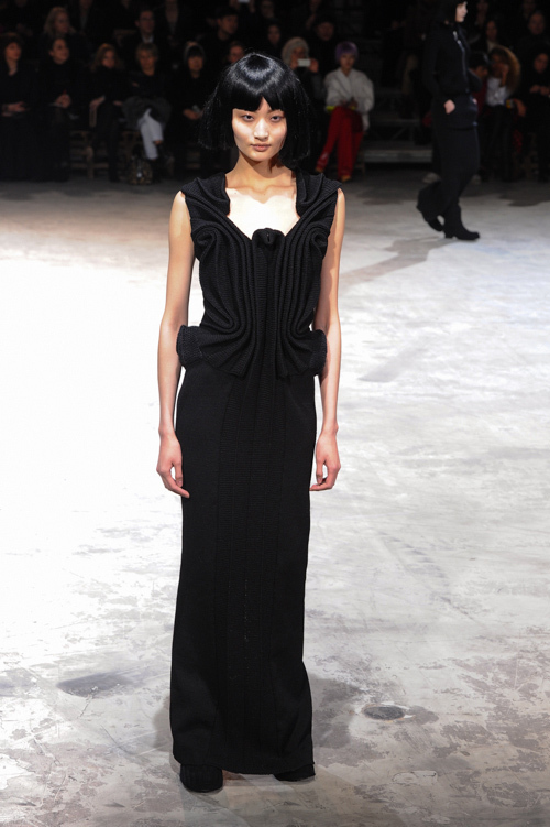 ヨウジヤマモト(Yohji Yamamoto) 2013-14年秋冬ウィメンズコレクション  - 写真54