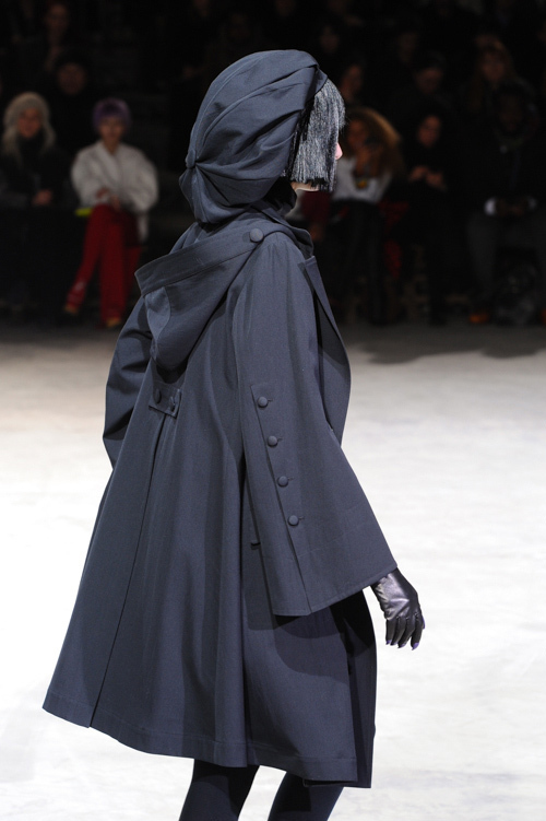 ヨウジヤマモト(Yohji Yamamoto) 2013-14年秋冬ウィメンズコレクション  - 写真68