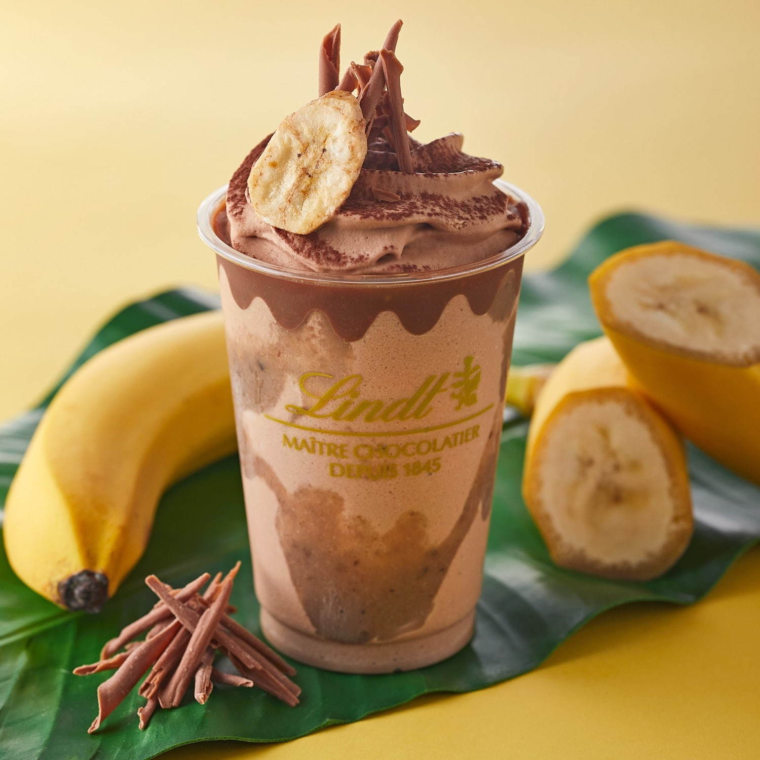 リンツのチョコレートドリンクにバナナの新作、ミルクチョコ×濃厚バナナピューレ｜写真2
