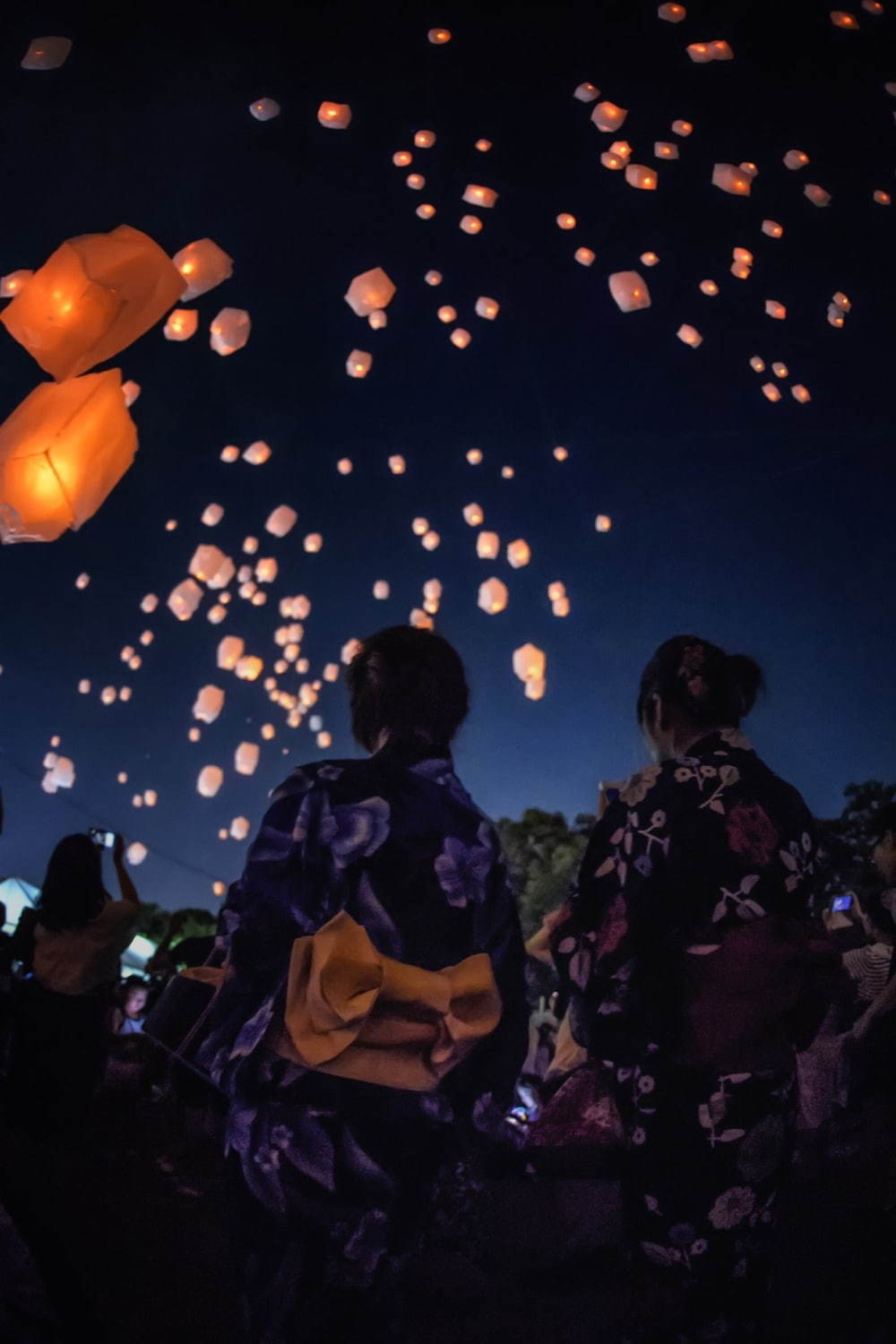 「京都七夕スカイランタン祭り」 “和”をテーマに上賀茂神社で、日本最多のスカイランタンが夜空を彩る｜写真1