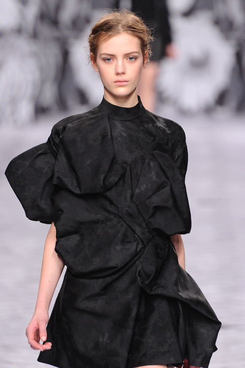 ヴィクター＆ロルフ(VIKTOR & ROLF) 2013-14年秋冬ウィメンズコレクション  - 写真2