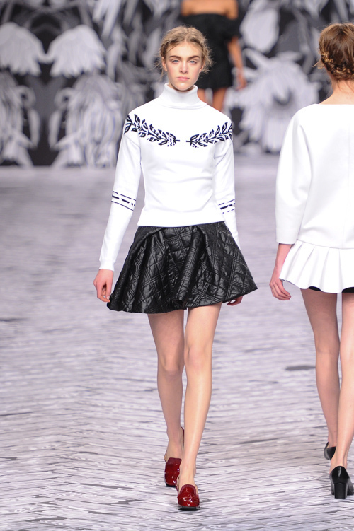 ヴィクター＆ロルフ(VIKTOR & ROLF) 2013-14年秋冬ウィメンズコレクション  - 写真21