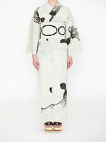 ドゥーブルメゾンの和洋折衷ゆかた、扇子が舞うチェック柄や箔加工の糸巻雲モチーフ｜写真1