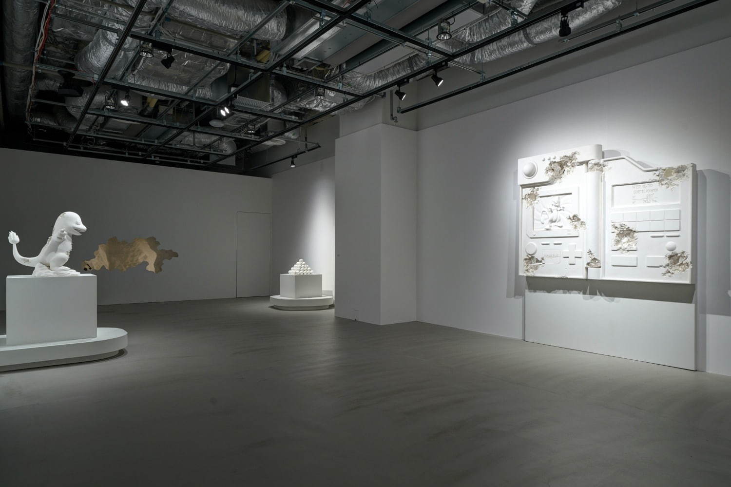 ポケモン×ダニエル・アーシャムの展覧会が渋谷パルコで、未公開彫刻作品が集結＆約2mのピカチュウも｜写真32