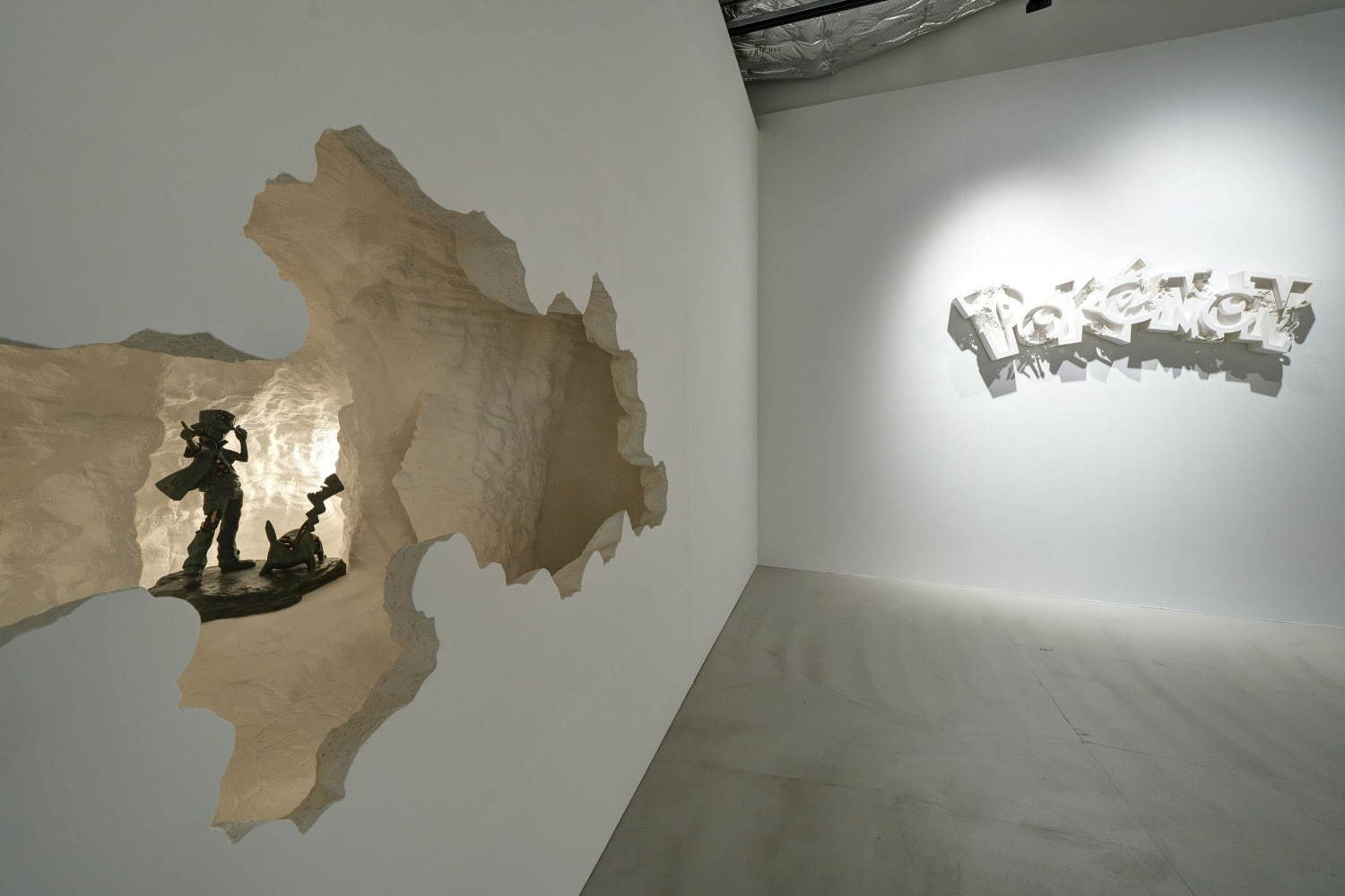 ポケモン×ダニエル・アーシャムの展覧会が渋谷パルコで、未公開彫刻作品が集結＆約2mのピカチュウも｜写真34