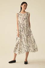 プリーツ プリーズ イッセイ ミヤケ“指揮棒の軌跡”モチーフワンピ＆“バイオリン”型バッグ｜写真9