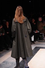 sacai 2013-14年秋冬コレクション - 新鮮なボリュームバランスで魅せるMIXフェミニン｜写真2