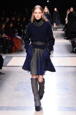 sacai 2013-14年秋冬コレクション - 新鮮なボリュームバランスで魅せるMIXフェミニン｜写真5