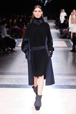 sacai 2013-14年秋冬コレクション - 新鮮なボリュームバランスで魅せるMIXフェミニン｜写真12